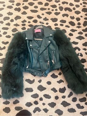 Dark Green Faux Fur-Sleeve Cropped Moto Jacket